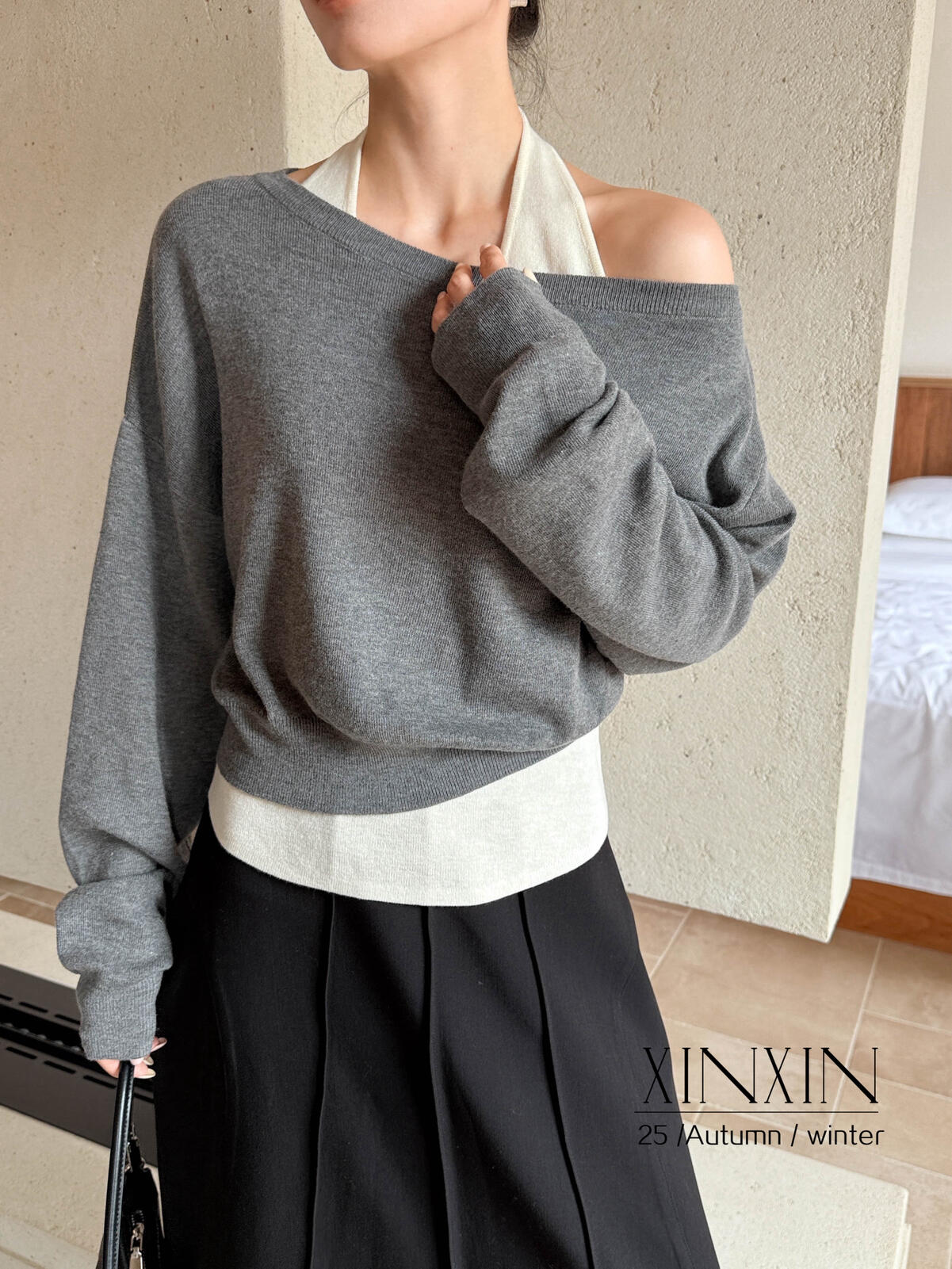 Sexy off-the-shoulder halter top + large round neck one-shoulder loose sweater set XC2686